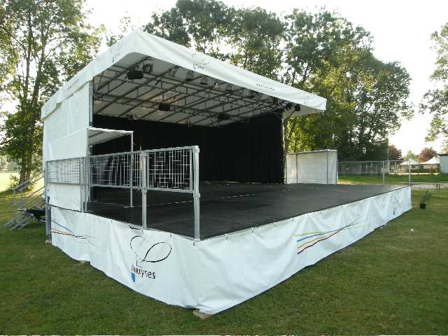 Matériel de festivité, Equipement et pavoisement mairie